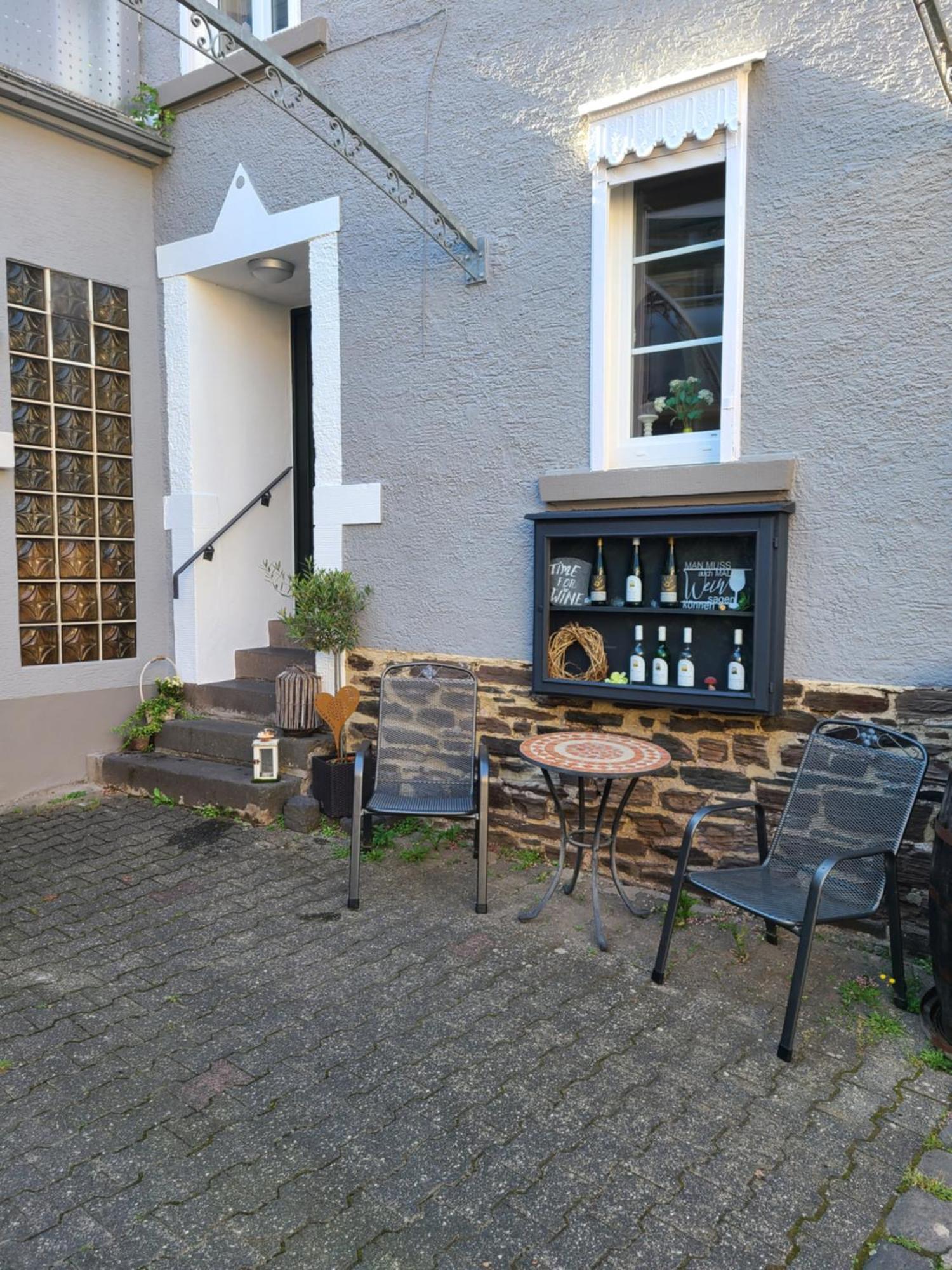 Weingut Matthias Dauns Apartment Reil Exterior foto