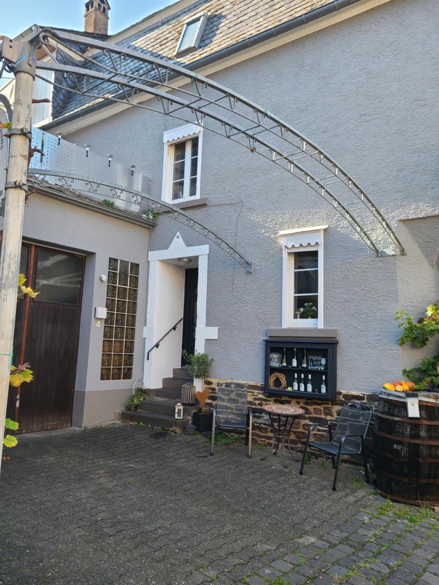 Weingut Matthias Dauns Apartment Reil Exterior foto
